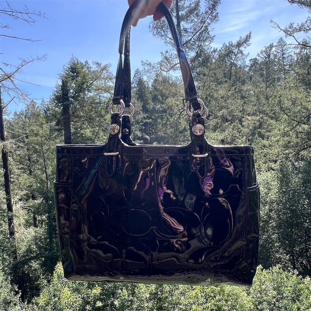VINTAGE COACH Black Embossed Patent Leather Shoulder Bag Tote Silver Hardware - Picture 2 of 11